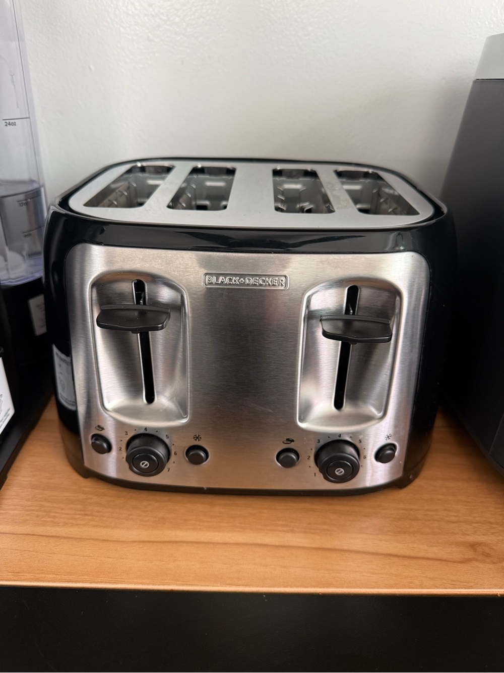 Black & Decker Stainless Steel 4-Slot Toaster with Black Accents